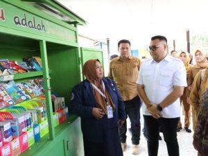 Bupati Kukar, Aulia Rahman Basri menyambangi SMPN 3 Tenggarong (Istimewa)