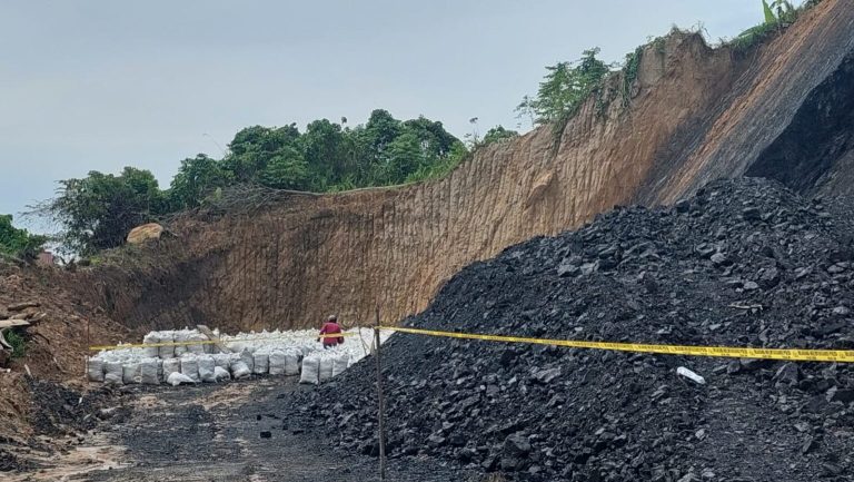 Ilustrasi pertambangan yang masih ada di Kota Samarinda.