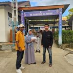 Kaltimnow.id menyalurkan bantuan Corporate Social Responsibility (CSR) kepada Majelis KIAI (Kajian Intensif Ahad Pagi) di kawasan Polder Air Hitam, Kecamatan Samarinda Ulu