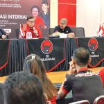 Sekretaris Jenderal DPP PDI Perjuangan, Hasto Kristiyanto, memimpin rapat konsolidasi internal